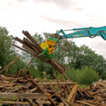 FSG1841-Lifting Wood Debris