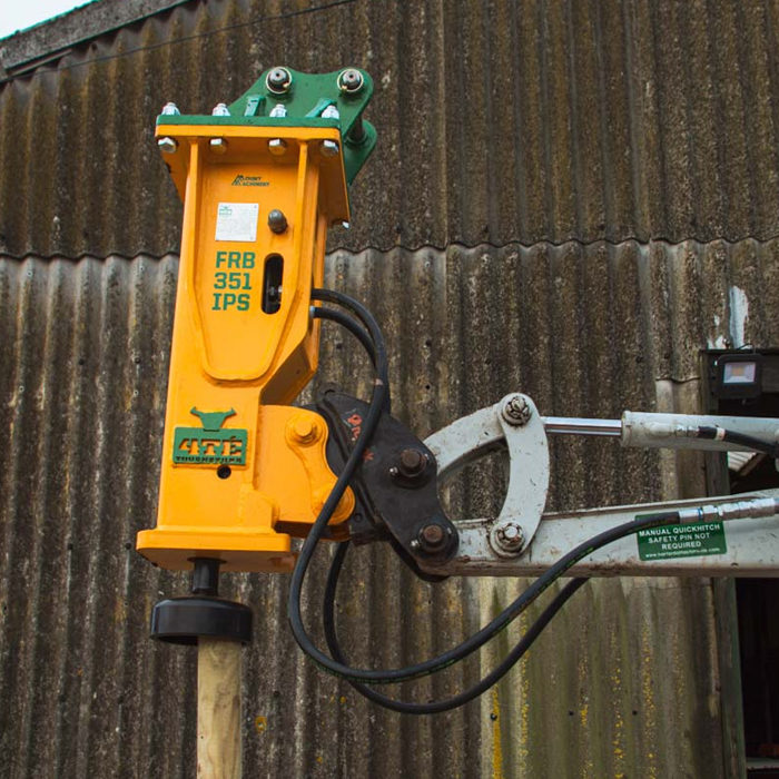 The NEW 4TÉ Combined Hydraulic Breaker & Post Knocker Attachment