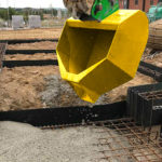 Excavator_Pouring_Pucket_Attachment_MMG