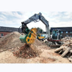 CB-0713 Crusher Bucket In Action
